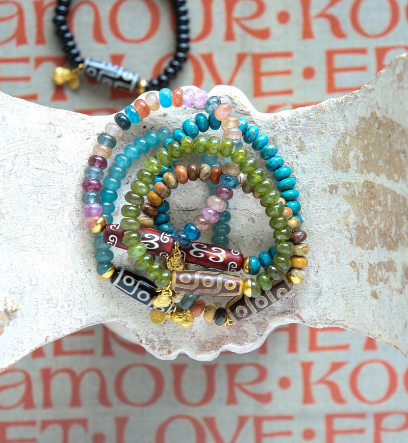 Dharma Elastic Bracelet in Crissacola