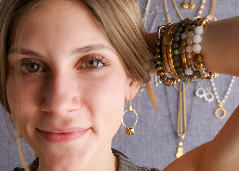 Satchel Earring in Chalcedony
